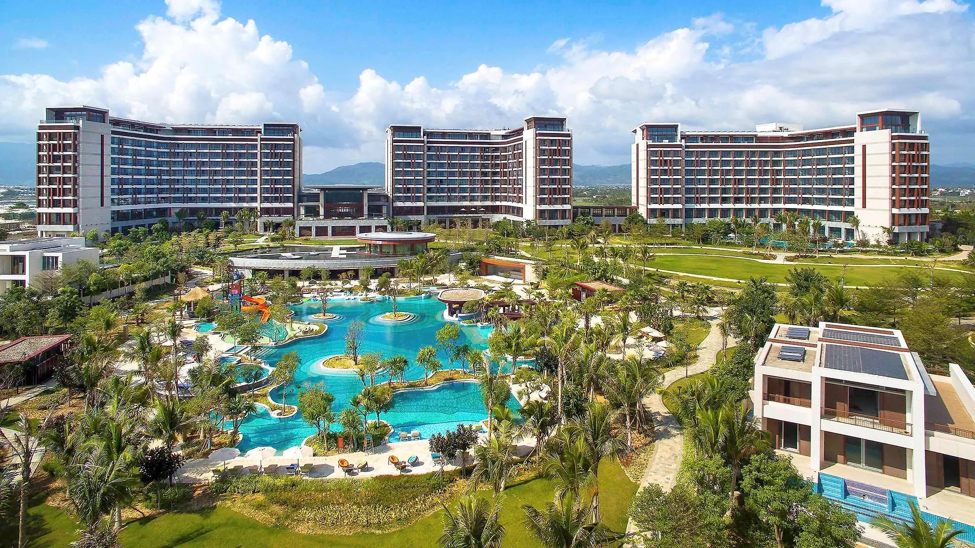 Sofitel Sanya Leeman Resort 5*,